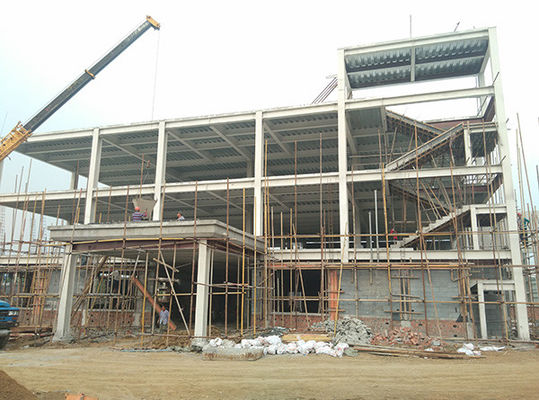 Construction commerciale de type léger Centre commercial de bureaux Peint / galvanisé à chaud
